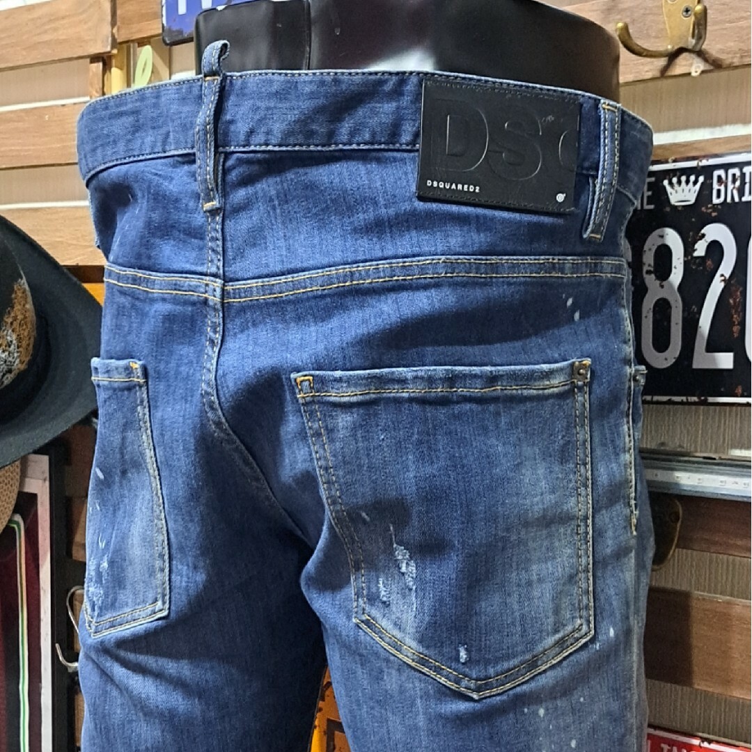 DSQUARED2 - 定価8.8万 Dsquared2 Skater Jean ニーパッチ DSQUARED2 - 定価8.8万 Dsquared2 Skater Jean ニーパッチ