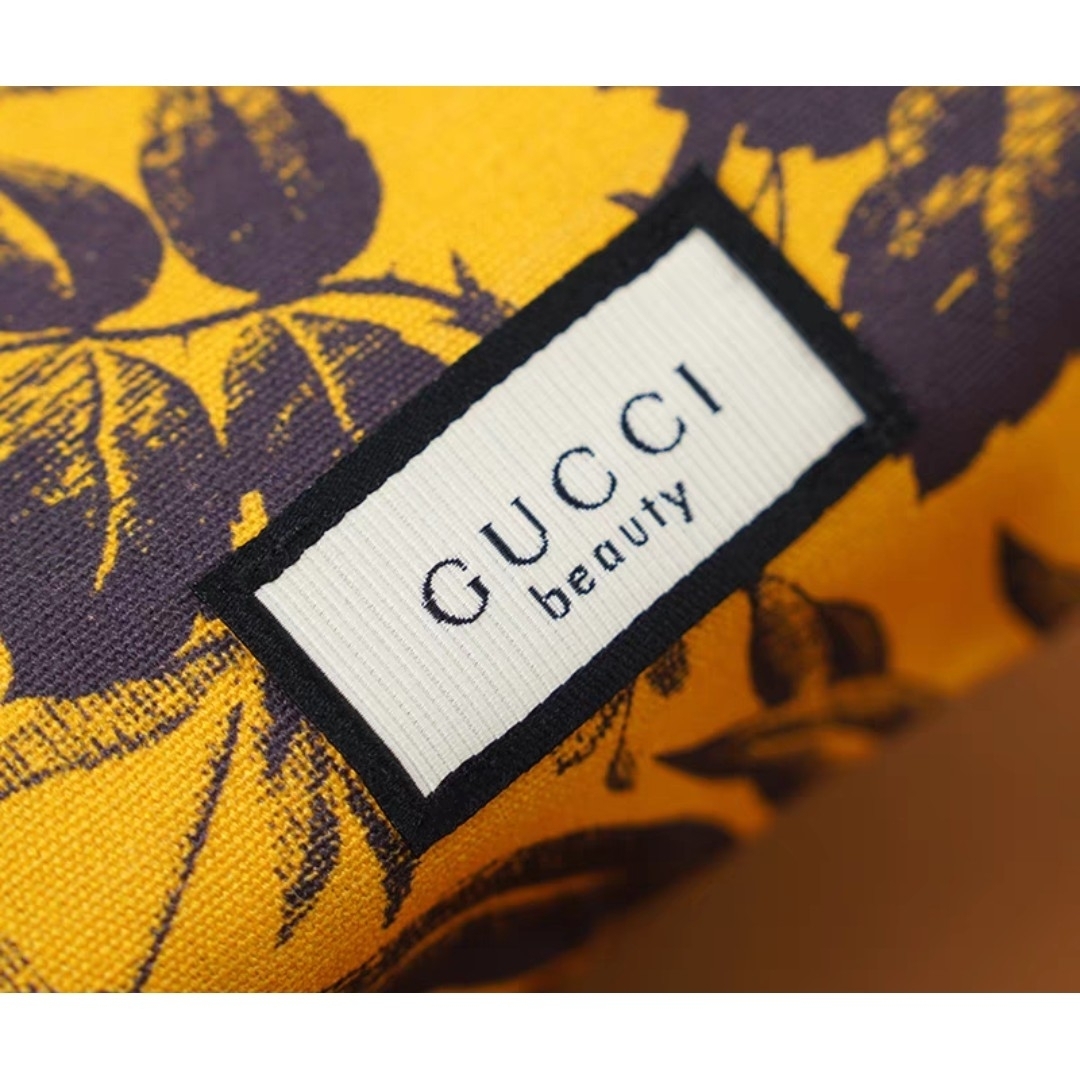 GUCCI - 新品未使用 GUCCI グッチ ノベルティ 巾着 ポーチ 正規 GUCCI - 新品未使用 GUCCI グッチ ノベルティ 巾着 ポーチ 正規