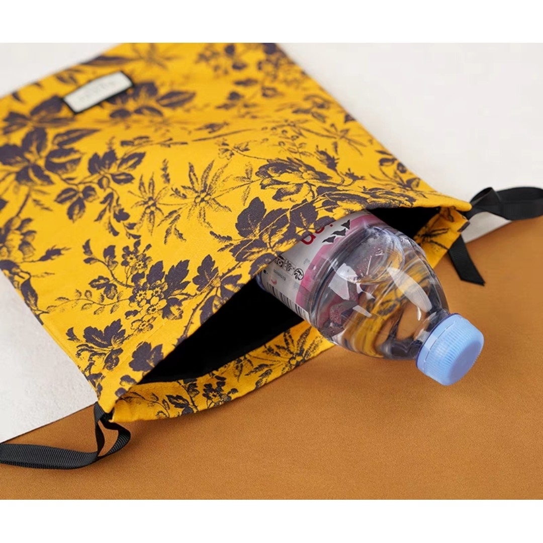 GUCCI - 新品未使用 GUCCI グッチ ノベルティ 巾着 ポーチ 正規 GUCCI - 新品未使用 GUCCI グッチ ノベルティ 巾着 ポーチ 正規