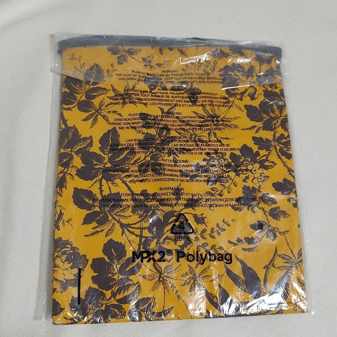 GUCCI - 新品未使用 GUCCI グッチ ノベルティ 巾着 ポーチ 正規 GUCCI - 新品未使用 GUCCI グッチ ノベルティ 巾着 ポーチ 正規