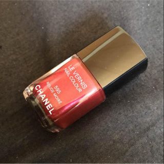 シャネル(CHANEL)のCHANEL ネイルカラー 595 ROUGE MOIRE(マニキュア)