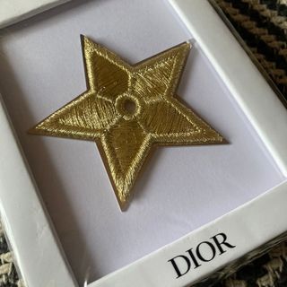 Dior(ブローチ/コサージュ)のフリマアイテム一覧 Dior(ブローチ/コサージュ)のフリマアイテム一覧