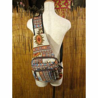 送料込み①新品＊男女兼用＊コットン素材＊織り柄＊斜め掛け＊ボディバッグ(ボディバッグ/ウエストポーチ)