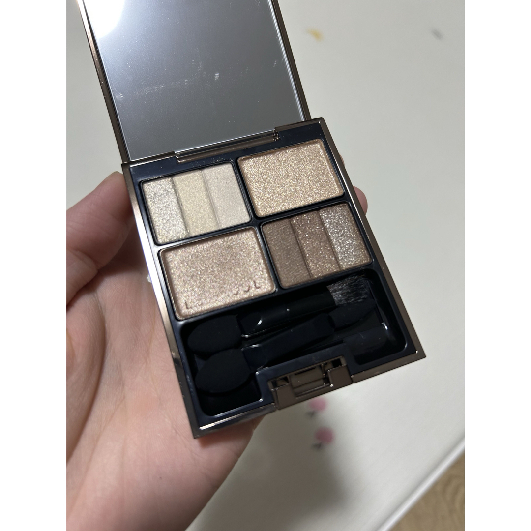 LUNASOL(ルナソル)のLUNASOL スリーディメンショナルアイズ01 コスメ/美容のベースメイク/化粧品(アイシャドウ)の商品写真