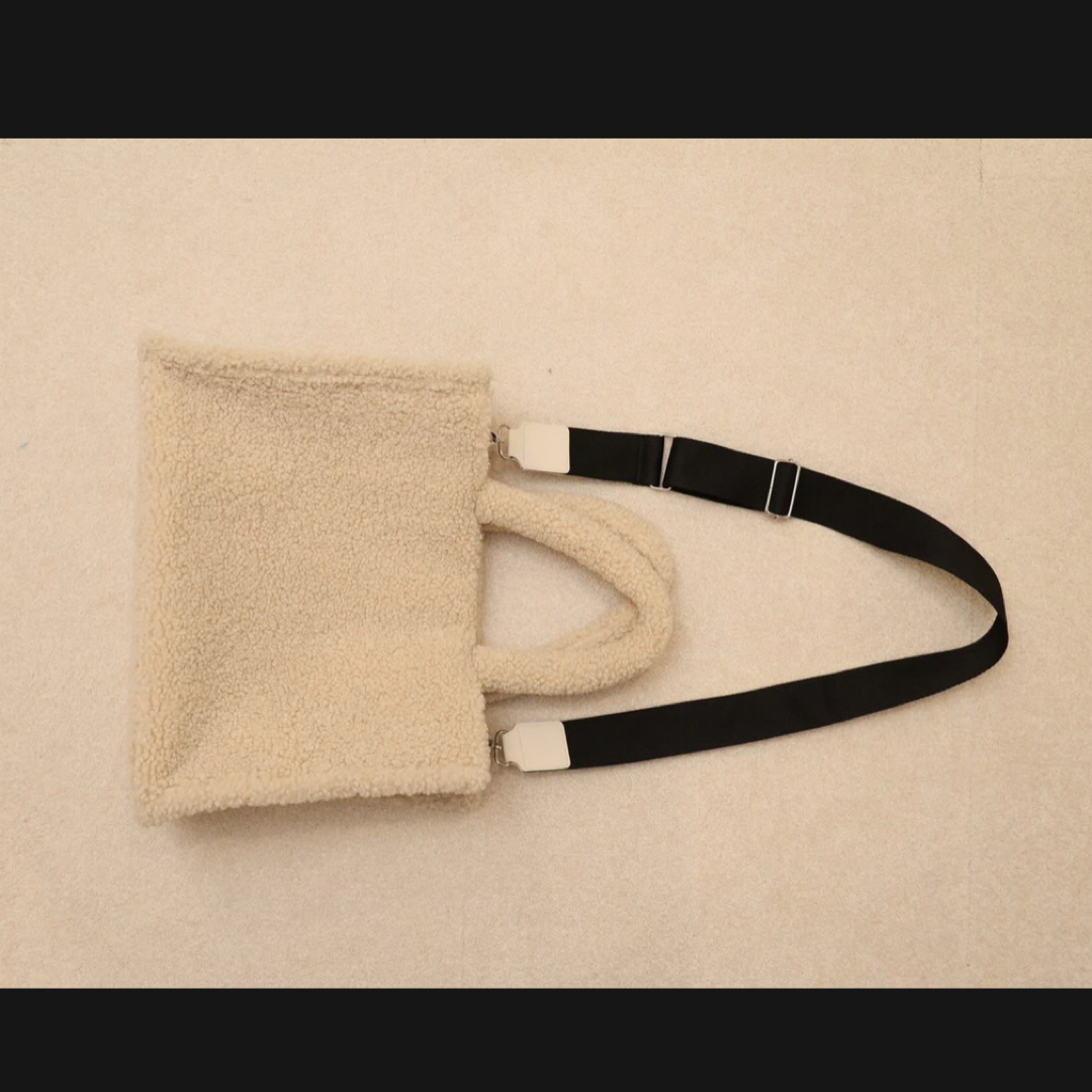 新品🌟 川上桃子さん発売品👩🏼🦰もこもこバッグ🫶もこもこBAG 新品🌟 川上桃子さん発売品👩🏼🦰もこもこバッグ🫶もこもこBAG