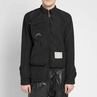 Off-White(ナイロンジャケット)のフリマアイテム一覧 Off-White(ナイロンジャケット)のフリマアイテム一覧
