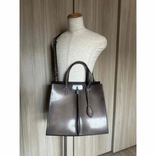 BERLUTI(トートバッグ ・ ベージュ系)のフリマアイテム一覧 BERLUTI(トートバッグ ・ ベージュ系)のフリマアイテム一覧