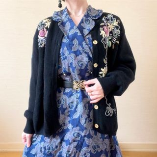 マイクラ 人気アイテム Grimoire - 昭和レトロ ビーズ カーディガン 花刺繍 希少 カーディガン