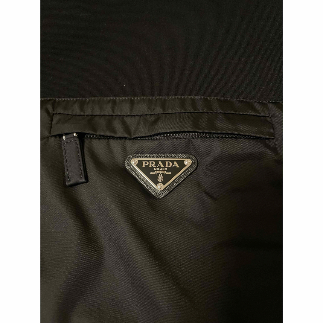 PRADA - プラダ スウェット 三角ロゴ Re-Nylon PRADA トレーナー PRADA - プラダ スウェット 三角ロゴ Re-Nylon PRADA トレーナー