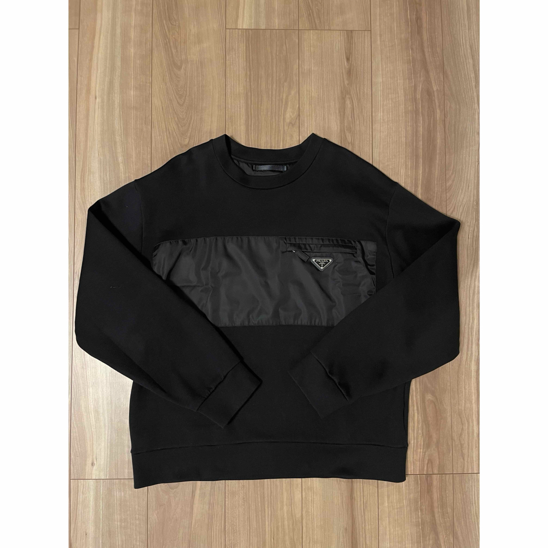 PRADA - プラダ スウェット 三角ロゴ Re-Nylon PRADA トレーナー PRADA - プラダ スウェット 三角ロゴ Re-Nylon PRADA トレーナー