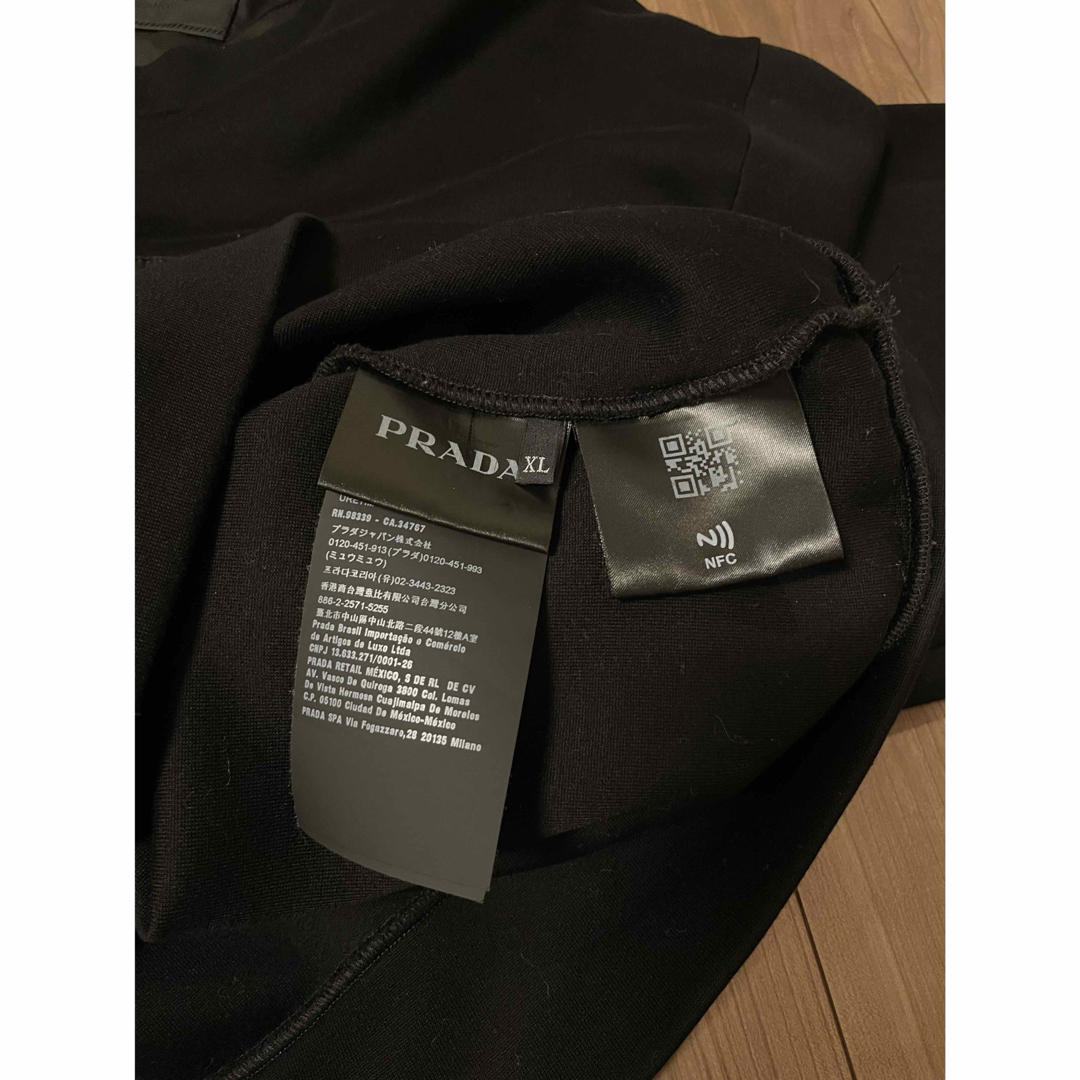 PRADA - プラダ スウェット 三角ロゴ Re-Nylon PRADA トレーナー PRADA - プラダ スウェット 三角ロゴ Re-Nylon PRADA トレーナー