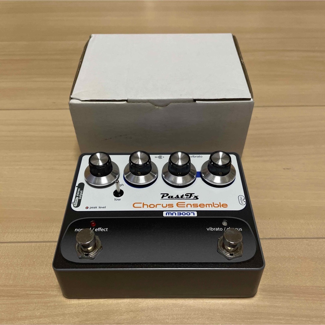 PastFx Chorus Ensemble MN3007 BOSS CE-1 PastFx Chorus Ensemble MN3007 BOSS CE-1