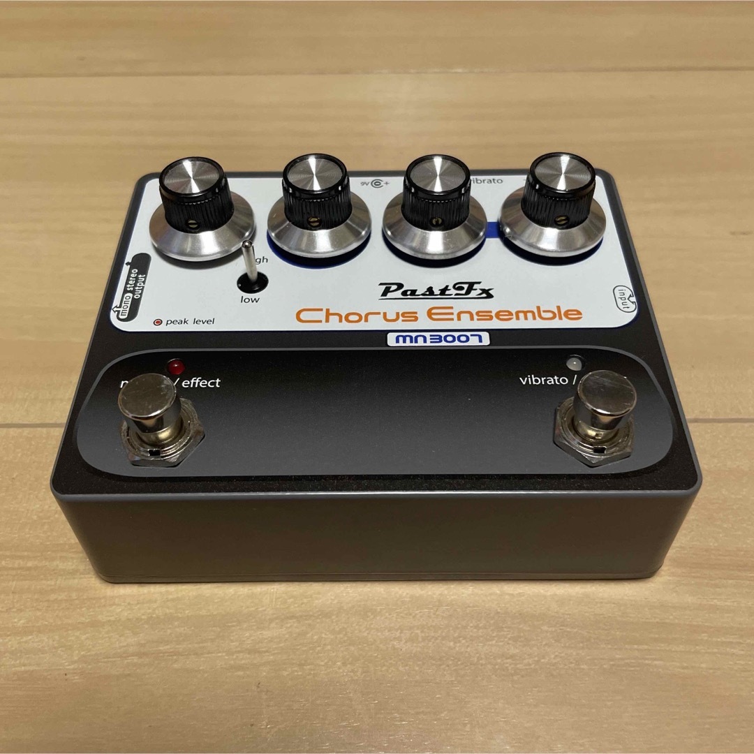 PastFx Chorus Ensemble MN3007 BOSS CE-1 PastFx Chorus Ensemble MN3007 BOSS CE-1