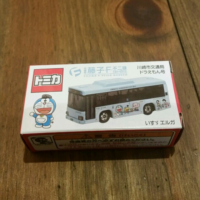 【新品】　藤子・F・不二雄ミュージアム限定　トミカ　ドラえもん号　藤子不二雄 エンタメ/ホビーのアニメグッズ(その他)の商品写真