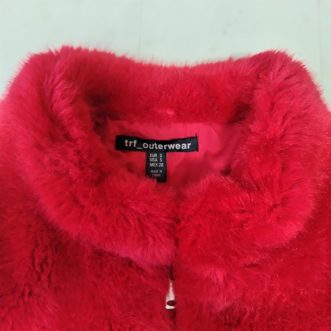 ZARA - 美品【ZARA】赤 ファーコート S ショート アウター 毛皮 ZARA - 美品【ZARA】赤 ファーコート S ショート アウター 毛皮