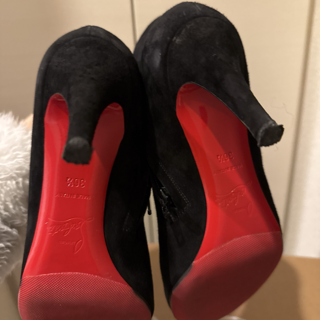 美品 Christian Louboutin 黒 ブーティ パンプス 36.5 美品 Christian Louboutin 黒 ブーティ パンプス 36.5
