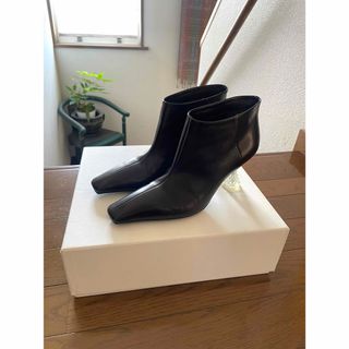 CELINE(ブーツ ・ ブルー・ネイビー/青色系)のフリマアイテム一覧 CELINE(ブーツ ・ ブルー・ネイビー/青色系)のフリマアイテム一覧