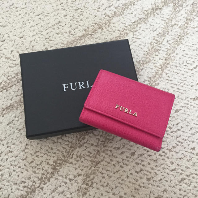 買い大阪 【新品】FURLA ピンク 3つ折り財布 フルラ 折り財布