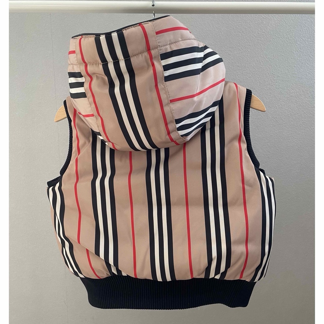 Burberry ・ダウンベスト フード付き・ベージュ BURBERRY ベージュ ダウンベスト