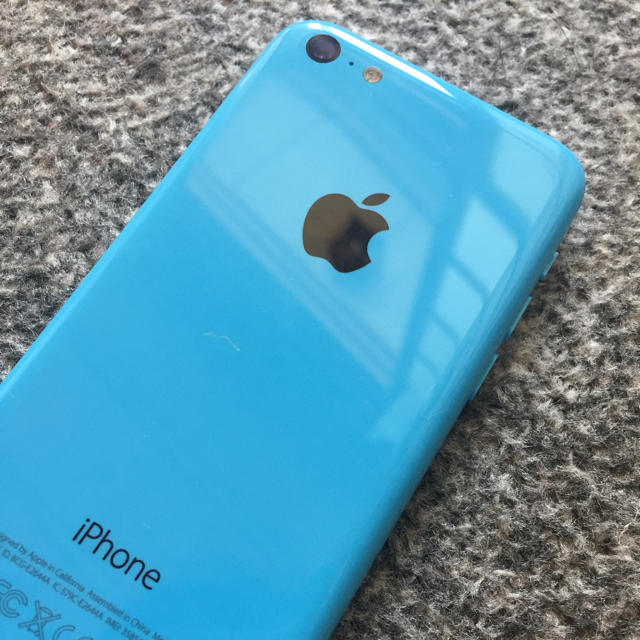 Apple(アップル)のiphone5c  本体 スマホ/家電/カメラのスマートフォン/携帯電話(スマートフォン本体)の商品写真