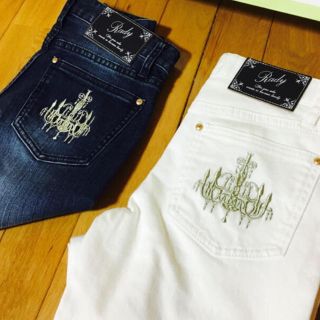 レディー(Rady)のRady シャンデリア刺繍スキニーパンツ 白(スキニーパンツ)