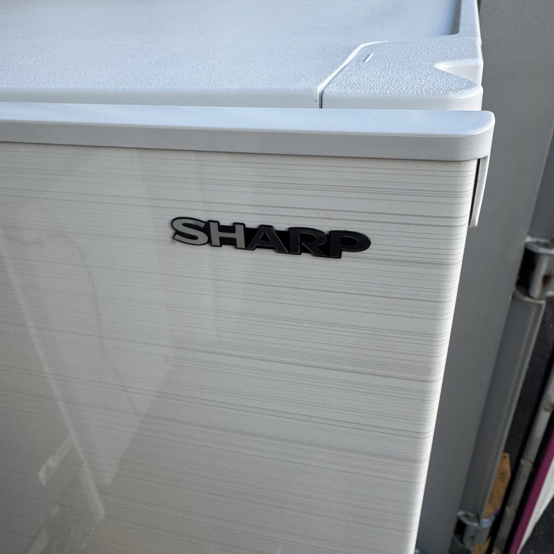 C7112☆2022年製美品☆シャープ 冷蔵庫 右.左開き ホワイト 洗濯機 C7112☆2022年製美品☆シャープ 冷蔵庫 右.左開き ホワイト 洗濯機
