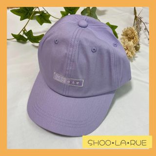 シューラルー(SHOO・LA・RUE)の新品タグ付き❤️ ツイルワッペン風刺繍CAP キャップ　カジュアル帽子(ハット)