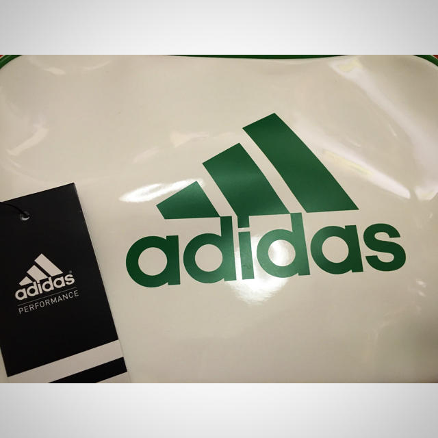adidas(アディダス)のadidas ミニショルダーバッグ メンズのバッグ(ショルダーバッグ)の商品写真
