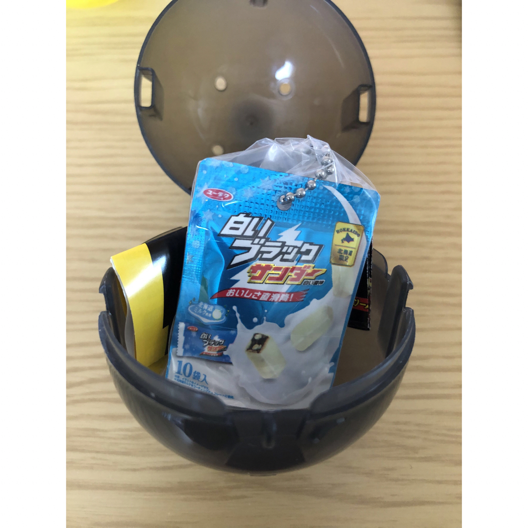 ブラックサンダー ミニチュアチャーム ガチャ エンタメ/ホビーのおもちゃ/ぬいぐるみ(その他)の商品写真