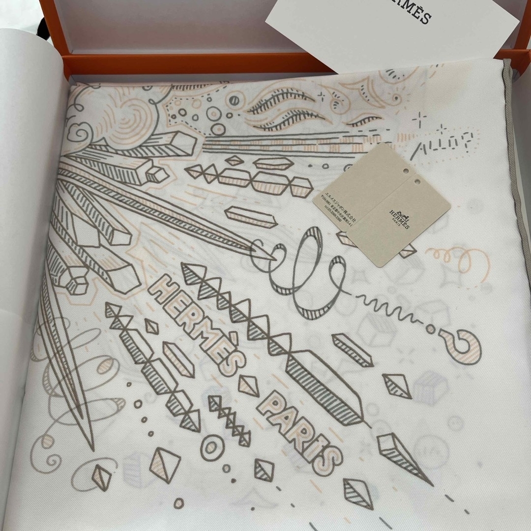 HERMES - エルメス25SS新作カレ 90 プリーズ・ホールド・ザ HERMES - エルメス25SS新作カレ 90 プリーズ・ホールド・ザ