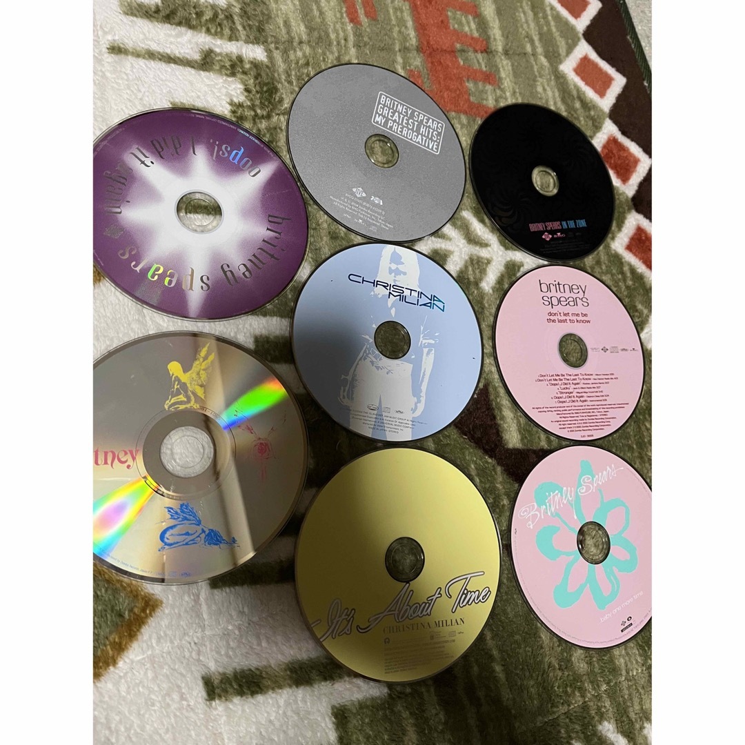 ケースなし CD8枚 鳥除けなどに 反射 インテリア/住まい/日用品の収納家具(CD/DVD収納)の商品写真