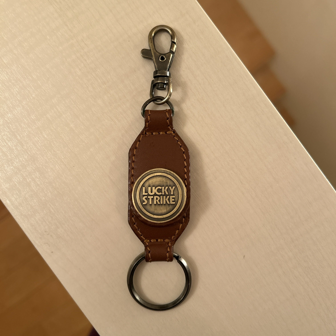 ラッキーストライク キーホルダー 非売品 レザー調の通販 by mm ラッキーストライク キーホルダー 非売品 レザー調の通販 by mm