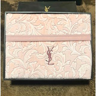 Yves Saint Laurent - イヴ・サンローランYves Saint Laurent Yves Saint Laurent - イヴ・サンローランYves Saint Laurent