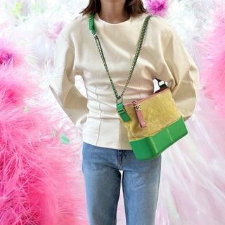 CHANEL(スエード ・ ショルダーバッグ)のフリマアイテム一覧 CHANEL(スエード ・ ショルダーバッグ)のフリマアイテム一覧