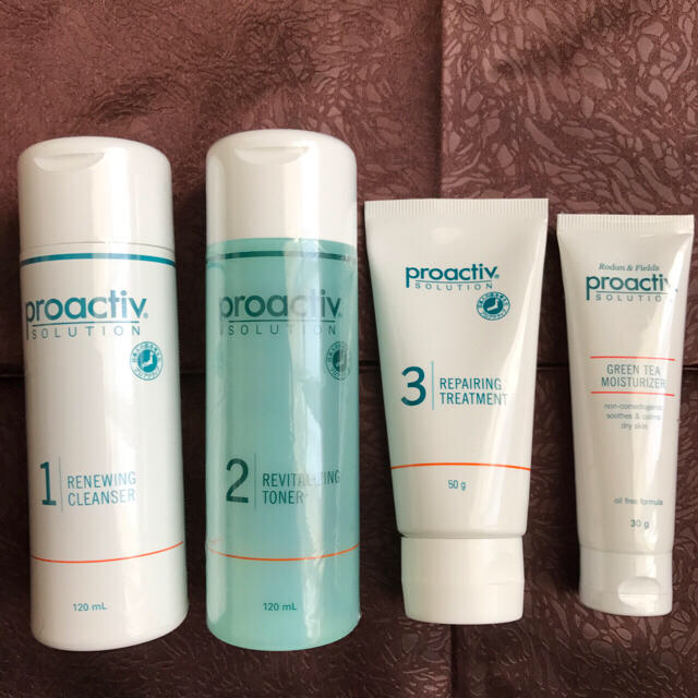 proactiv(プロアクティブ)のプロアクティブ セット コスメ/美容のスキンケア/基礎化粧品(その他)の商品写真