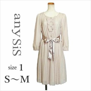 エニィスィス(anySiS)の〔anySiS〕ベージュラメストライププリーツワンピース オンワード樫山 S～M(ひざ丈ワンピース)