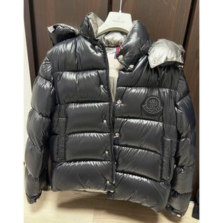 MONCLER(ダウンジャケット ・ シルバー/銀色系)のフリマ MONCLER(ダウンジャケット ・ シルバー/銀色系)のフリマ