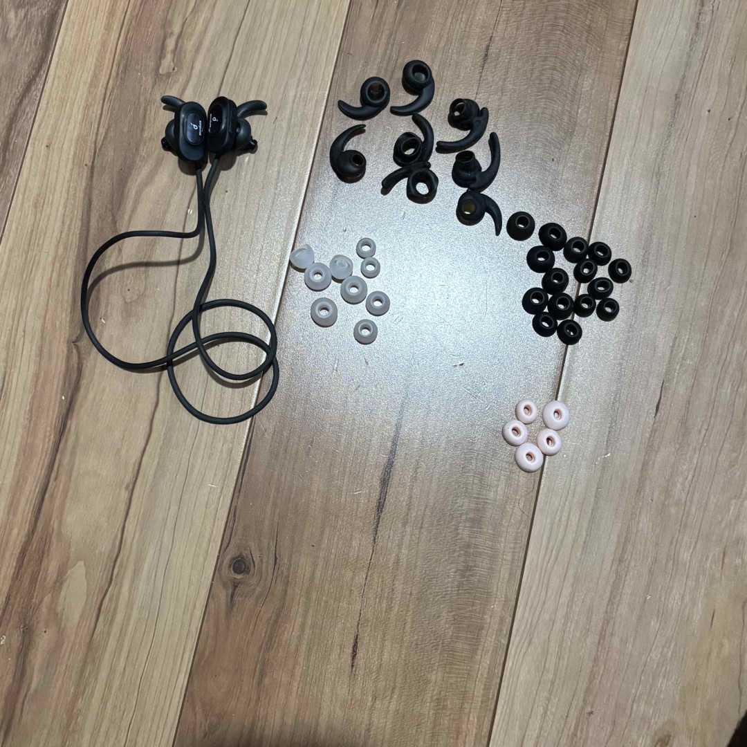 Soundcore Bluetooth イヤホン　スポーツタイプ スマホ/家電/カメラのオーディオ機器(ヘッドフォン/イヤフォン)の商品写真