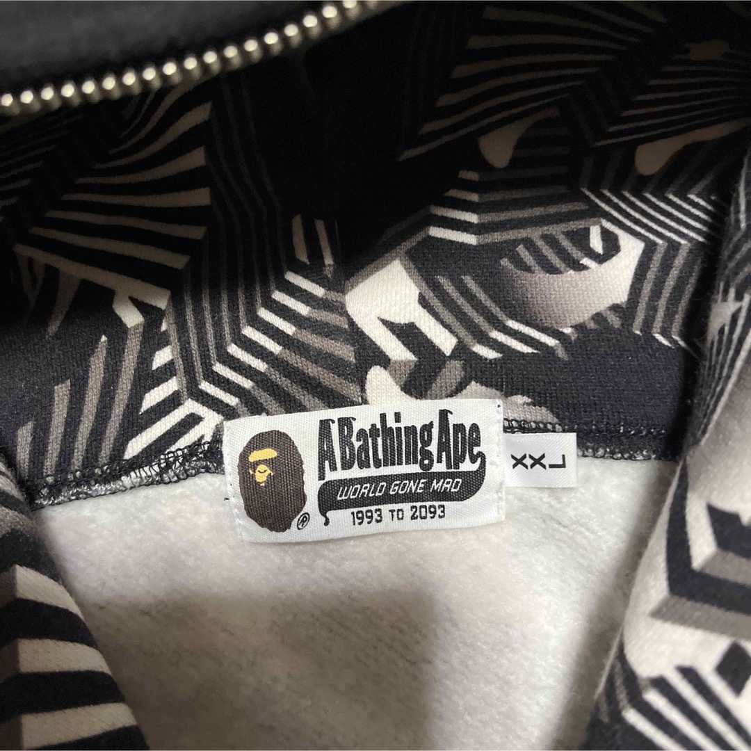 APE BAPE KAWS CAMO 迷彩 シャークパーカー XXL 総柄 APE BAPE KAWS CAMO 迷彩 シャークパーカー XXL 総柄