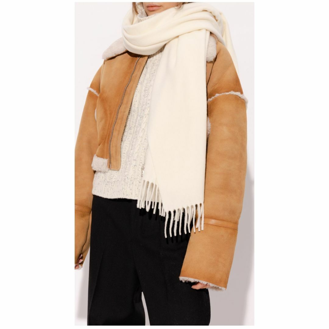 美品☆TOTEME ロゴパッチ ロングスカーフ ヴァージンウール ホワイト 美品☆TOTEME ロゴパッチ ロングスカーフ ヴァージンウール ホワイト