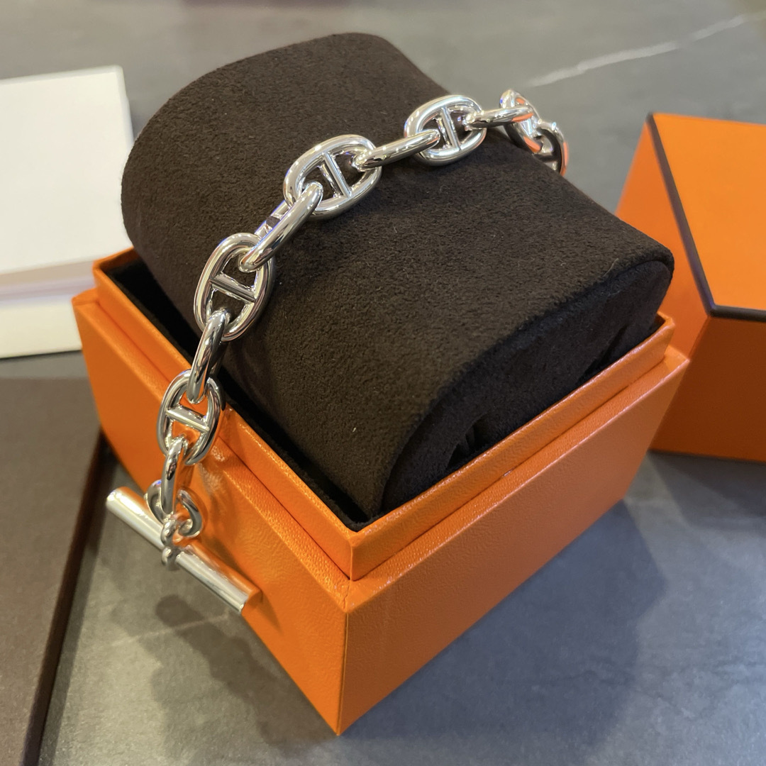 HERMES(エルメス)のエルメス　シェーヌダンクル　mm 13コマ レディースのアクセサリー(ブレスレット/バングル)の商品写真
