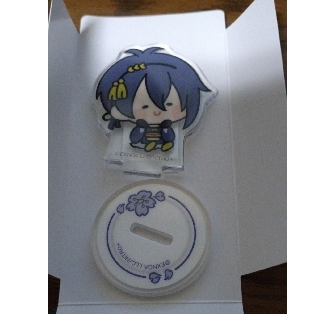 DMM(ディーエムエム)の刀剣乱舞 んまほっぺ アクスタ 三日月宗近 エンタメ/ホビーのおもちゃ/ぬいぐるみ(キャラクターグッズ)の商品写真