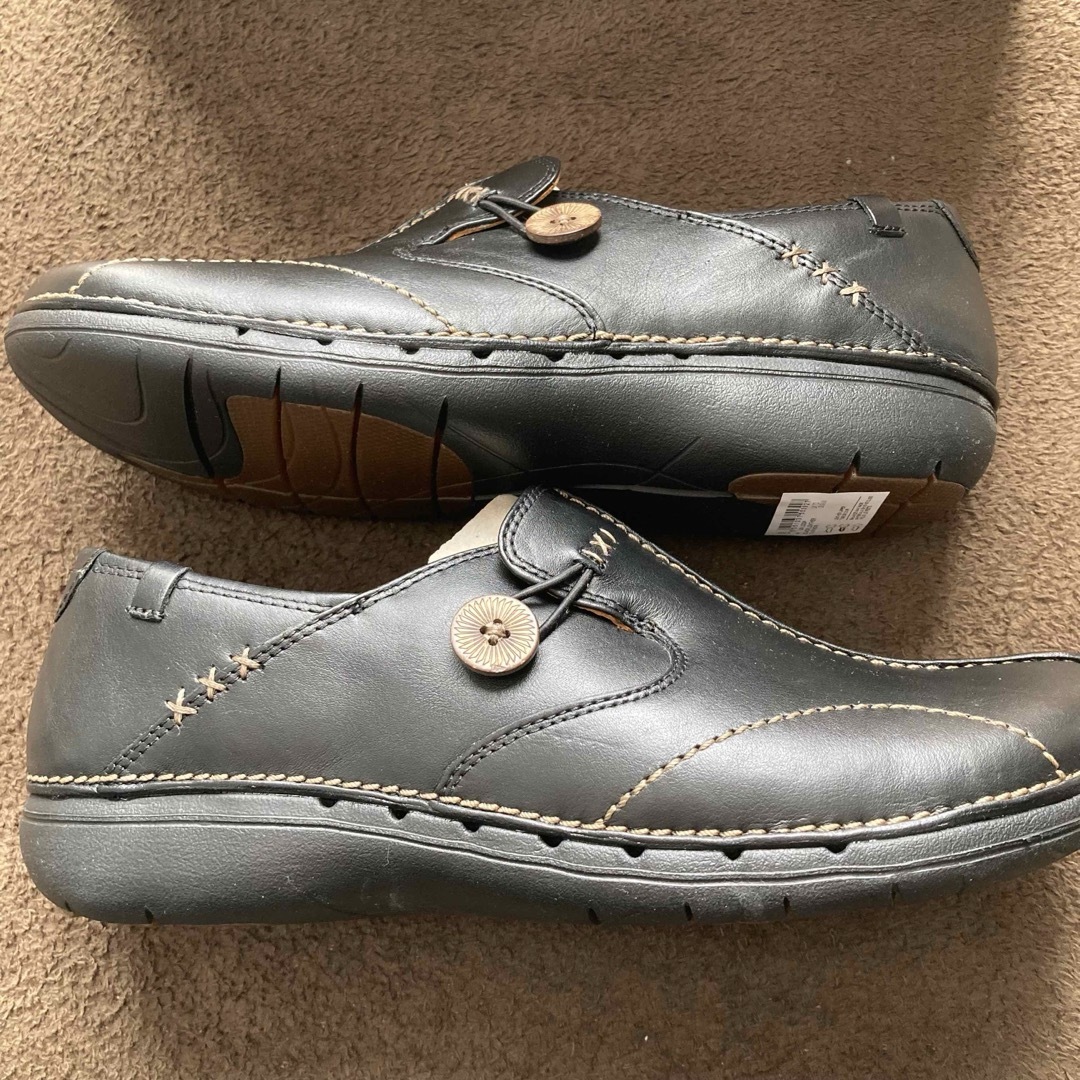 未使用 Clarks Un Loop 黒レザー ローファー スリッポン 25.5 未使用 Clarks Un Loop 黒レザー ローファー スリッポン 25.5