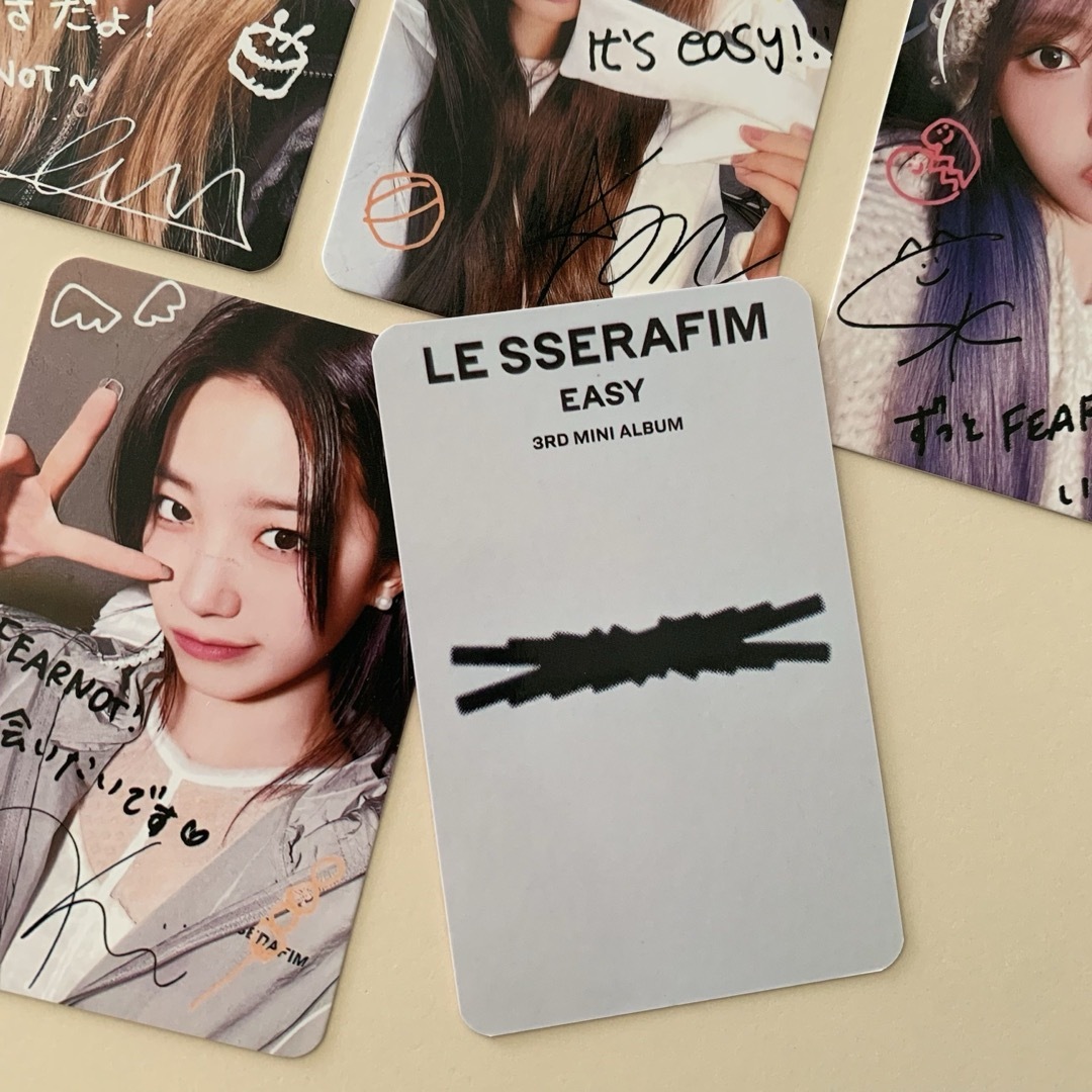 LE SSERAFIM - LE SSERAFIM EASY ユニバーサル ラキドロ トレカ LE SSERAFIM - LE SSERAFIM EASY ユニバーサル ラキドロ トレカ