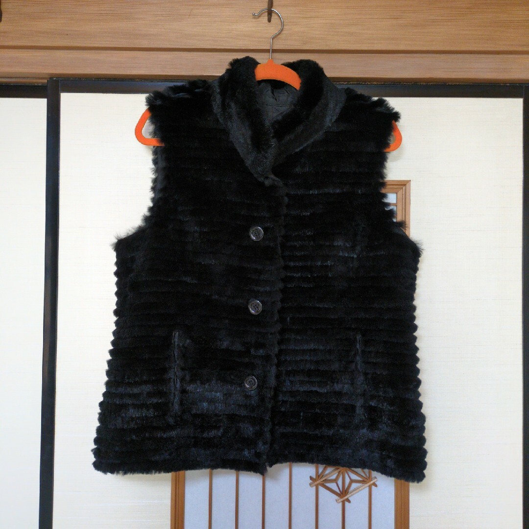 毛皮のリバーシブルベスト2枚組 レディース レディースのジャケット/アウター(毛皮/ファーコート)の商品写真