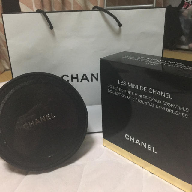 CHANEL(シャネル)のCHANELミラーとポーチ レディースのファッション小物(ポーチ)の商品写真