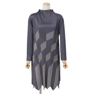 PLEATS PLEASE ISSEY MIYAKE(ひざ丈ワンピース ・ グレー/灰色 PLEATS PLEASE ISSEY MIYAKE(ひざ丈ワンピース ・ グレー/灰色