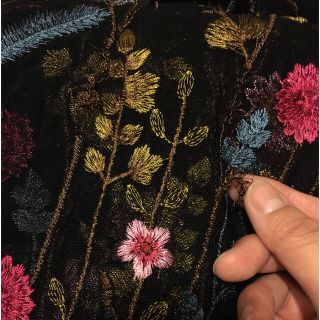 《完売品》ZARA♡花柄刺繍ワンピース♡新品♡在庫残り僅か‼︎