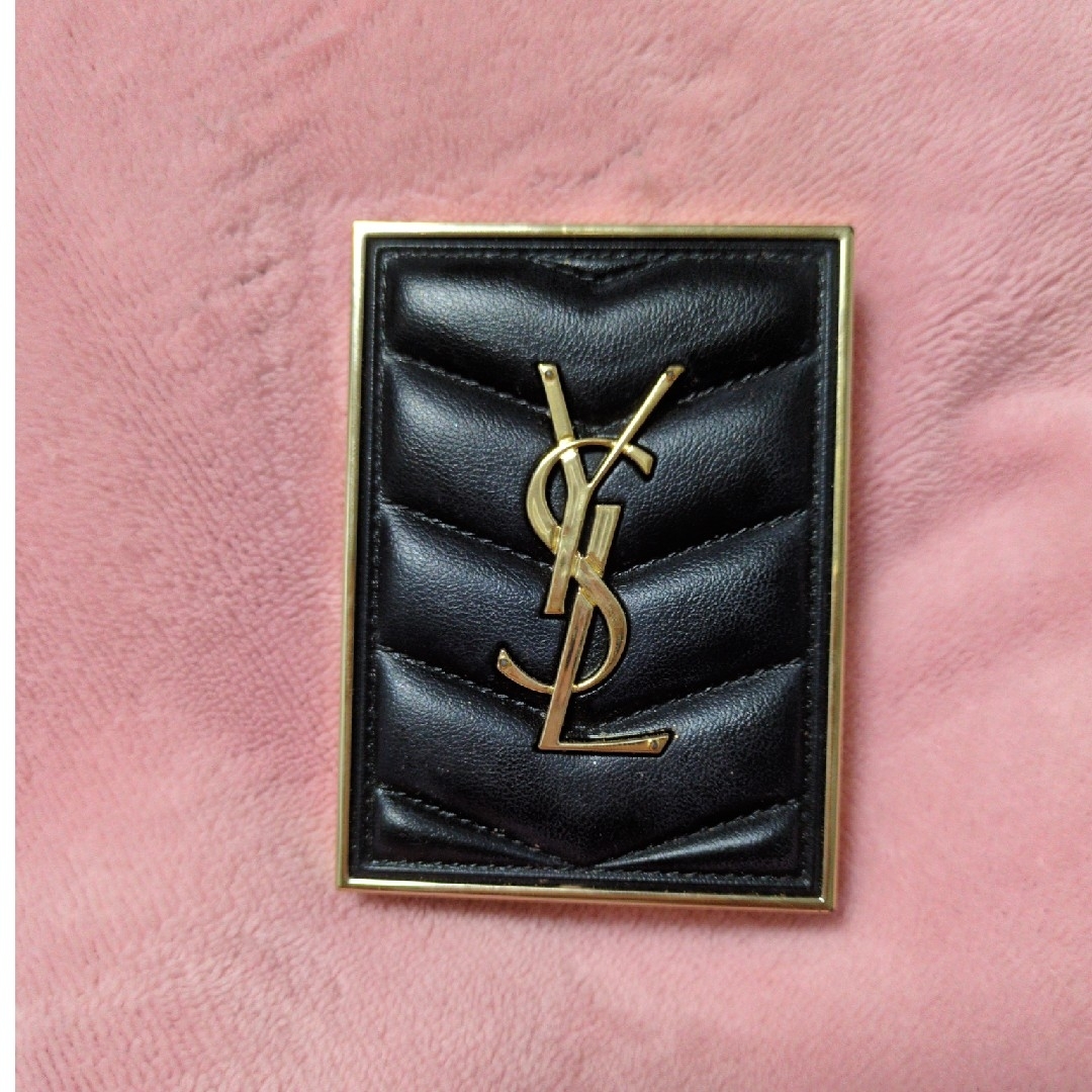 Yves Saint Laurent - イヴ・サンローラン　アイシャドウパレット　クチュールミニクラッチ500