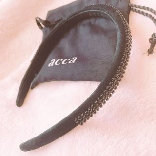 acca - 超美品!acca 3連スワロフスキー カチューシャ ブラウン acca - 超美品!acca 3連スワロフスキー カチューシャ ブラウン